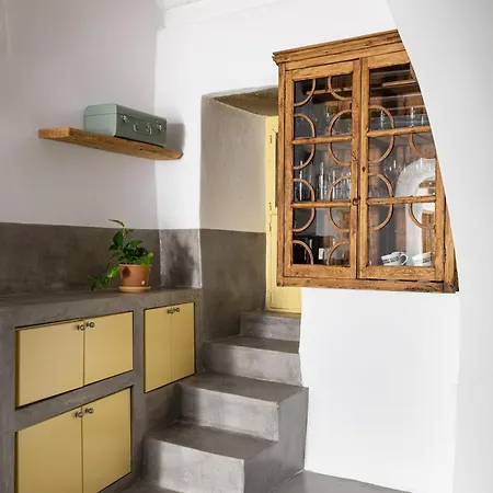 Th_eros House